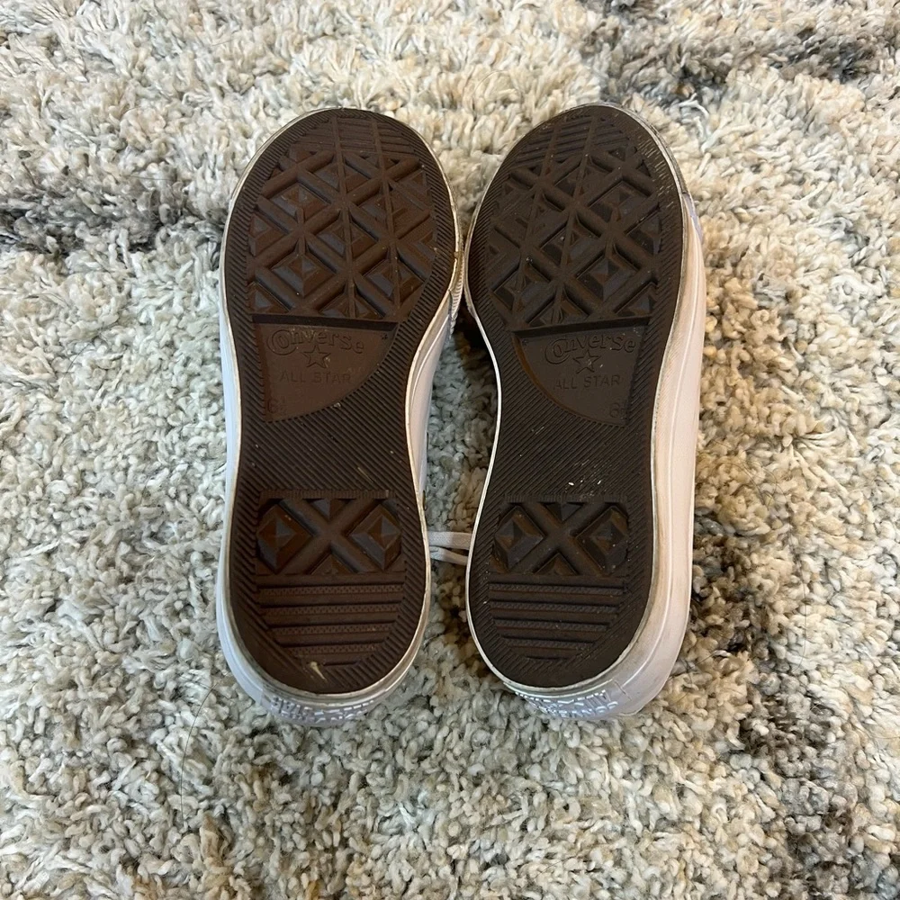 Converse - Picture 4 of 4